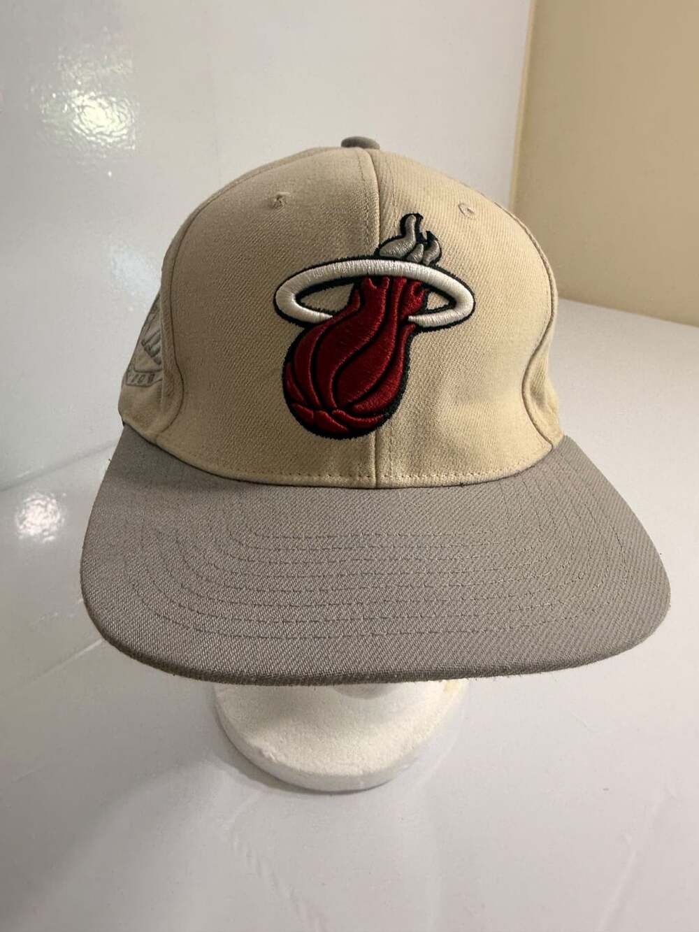 Mitchell & Ness Miami Heat Washed Corduroy Pro Crown Snapback Hat Cream Red